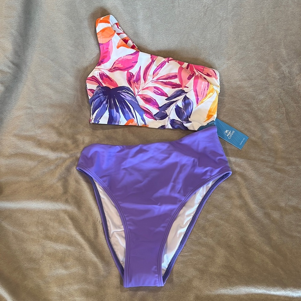 NEW Cupshe asymmetrical cut out one piece swimsuit